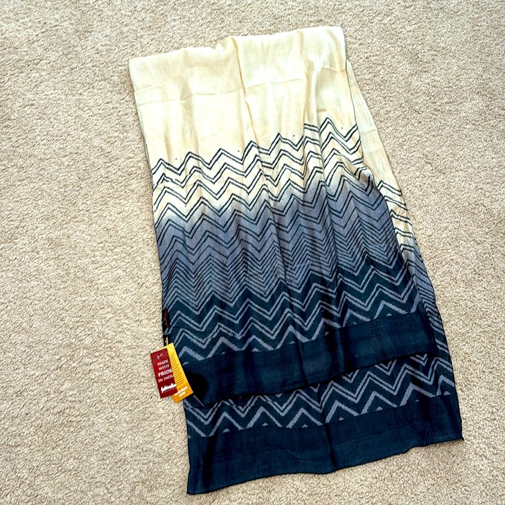NWT! 100% silk stole/shawl from India